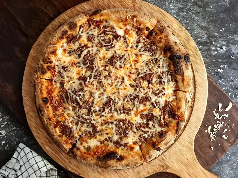 Kavurmalı Pizza (Küçük Boy)