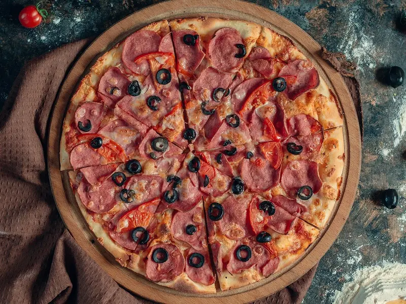 Salamlı Pizza (Büyük)