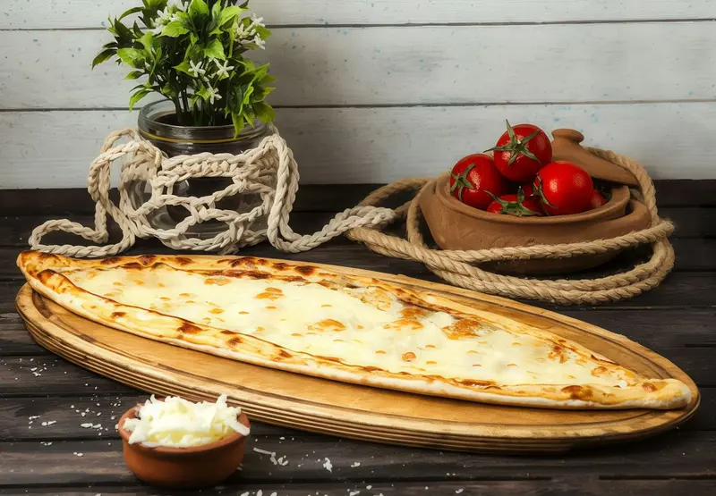Açık Kaşarlı Pide