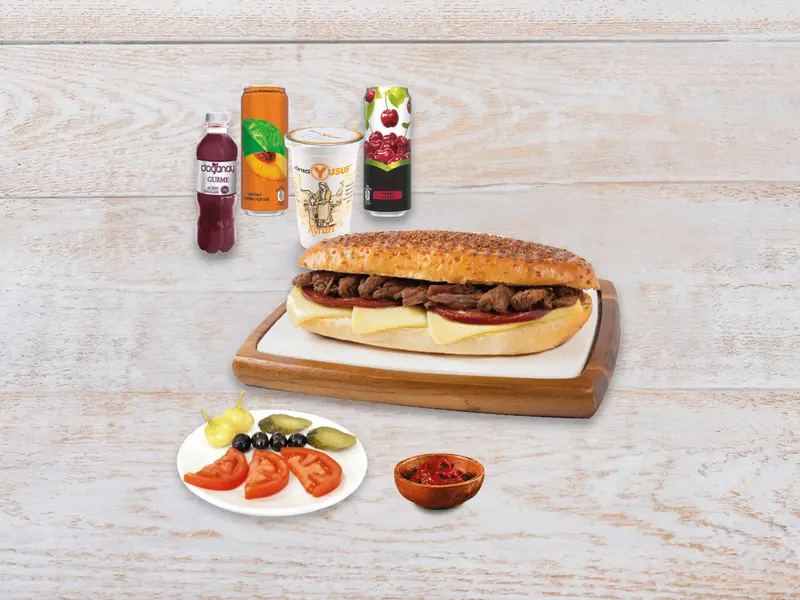 Kavurma Sucuk Kaşarlı Tost Menü